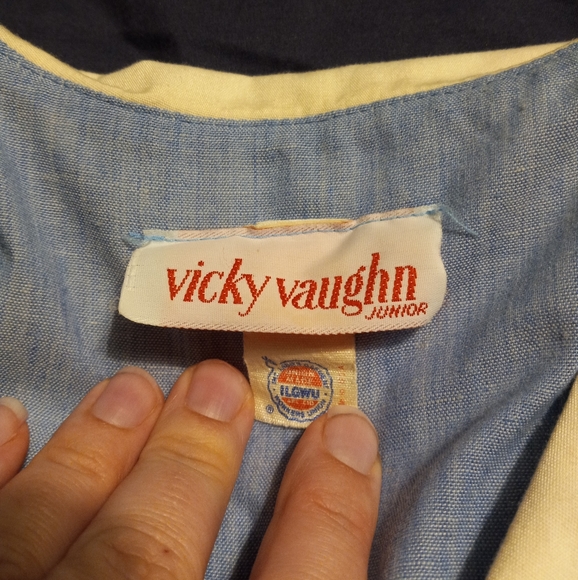 Vintage sleeveless dress with belt - Picture 9 of 13